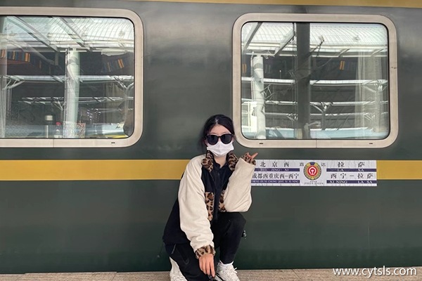 兩個人去西藏玩10000夠用嗎