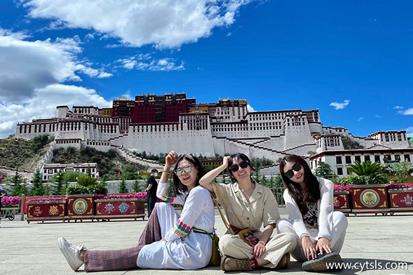 十一月去西藏旅游應該帶什么