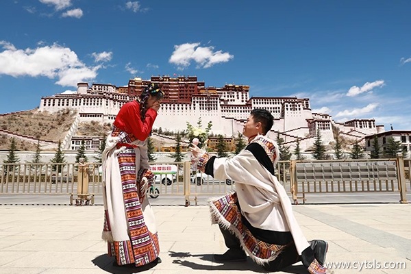 過(guò)年從上海去西藏旅游需要多少錢